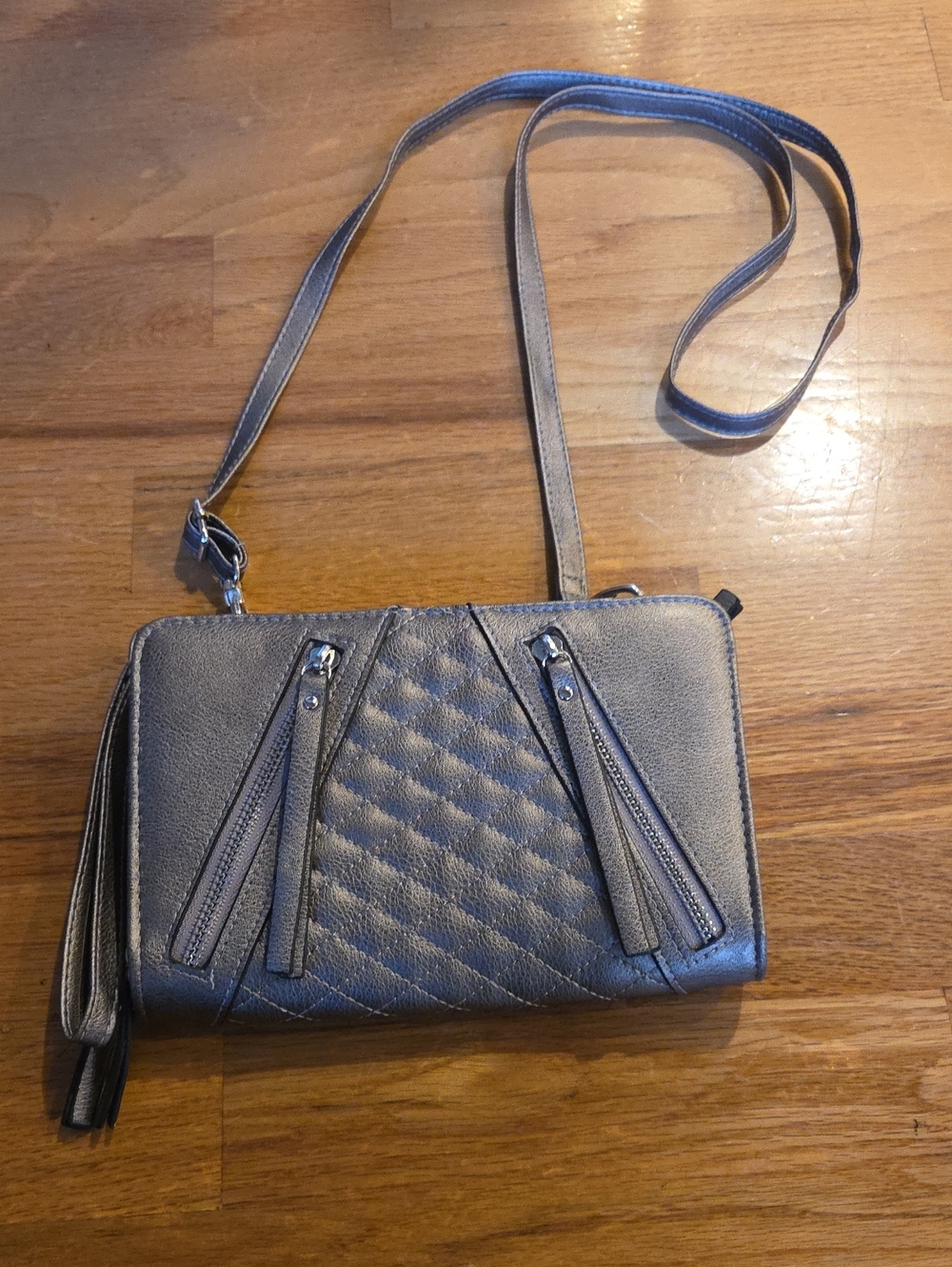 Women’s Metallic Gray Quilted Crossbody Bag - Versatile Everyday Style